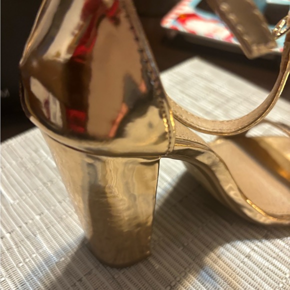 Super comfy and sexy size 7 gold heels - Picture 4 of 5